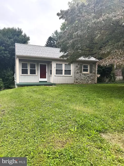 122 Elizabeth St, Millersville, PA 17551