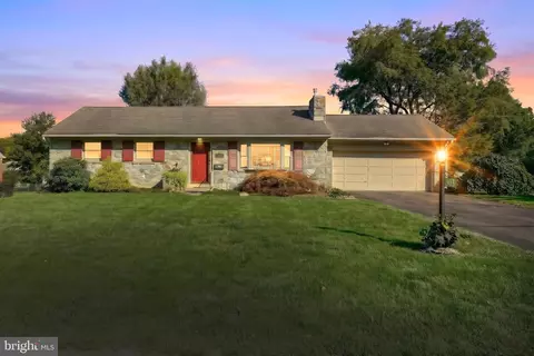 303 Rolling Ter, Leola, PA 17540