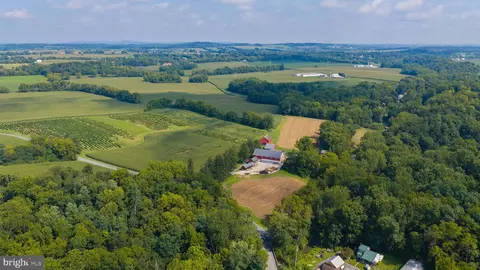 View/Area - 751 Stackstown Rd, Bainbridge, PA 17502 photo 2 of 10
