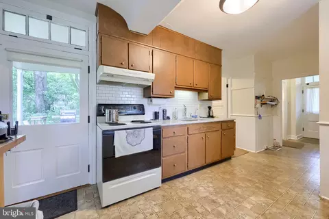 Kitchen - 751 Stackstown Rd, Bainbridge, PA 17502 photo 4 of 4