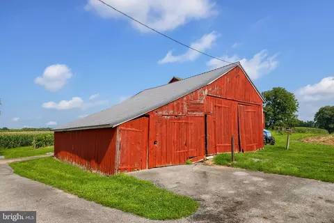 Exterior - 751 Stackstown Rd, Bainbridge, PA 17502 photo 5 of 17