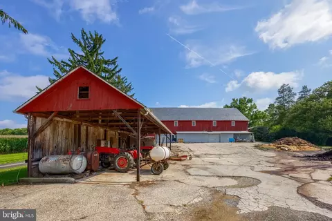 Exterior - 751 Stackstown Rd, Bainbridge, PA 17502 photo 4 of 17