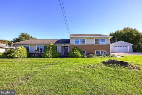 540 Westfield Dr, New Holland, PA 17557