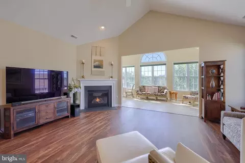 Living - 576 Allegiance Dr, Lititz, PA 17543 photo 3 of 4