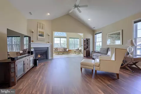Living - 576 Allegiance Dr, Lititz, PA 17543 photo 2 of 4
