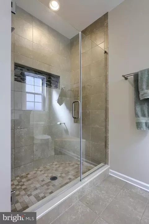 Bath - 576 Allegiance Dr, Lititz, PA 17543 photo 4 of 4