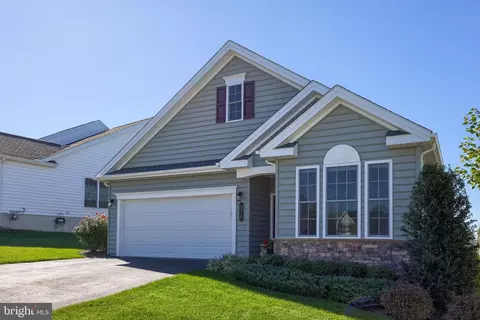 Exterior - 576 Allegiance Dr, Lititz, PA 17543 photo 9 of 10
