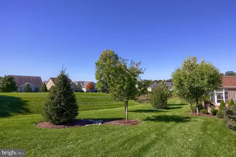 Exterior - 576 Allegiance Dr, Lititz, PA 17543 photo 3 of 10
