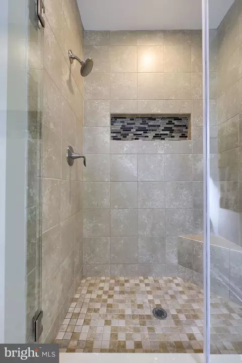 Bath - 576 Allegiance Dr, Lititz, PA 17543 photo 3 of 4