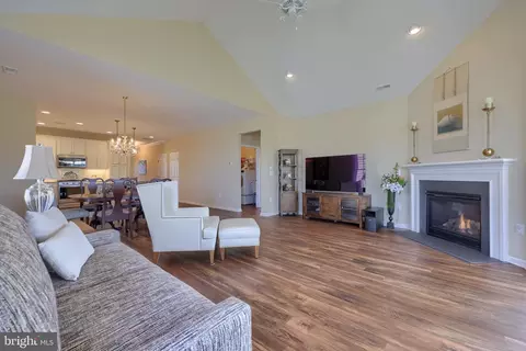 Living - 576 Allegiance Dr, Lititz, PA 17543 photo 4 of 4