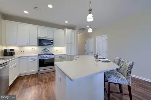 Kitchen - 576 Allegiance Dr, Lititz, PA 17543 photo 4 of 7