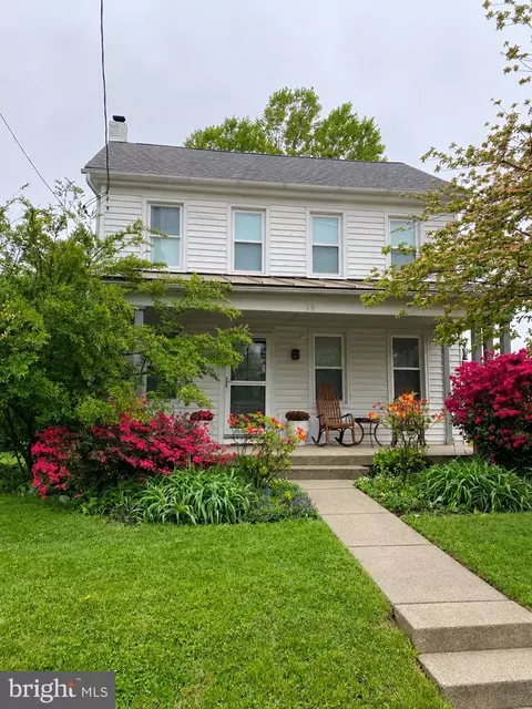 36 E Cottage Ave, Millersville, PA 17551