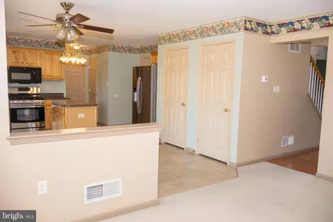 Entry Way - 338 Cambridge Ln, Lititz, PA 17543 photo 2 of 2