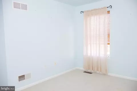 Bedroom - 338 Cambridge Ln, Lititz, PA 17543 photo 3 of 6