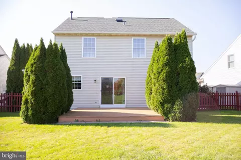 Exterior - 338 Cambridge Ln, Lititz, PA 17543 photo 3 of 3