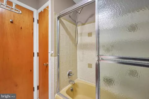 Bath - 120 Hershey Rd, Lititz, PA 17543 photo 3 of 3