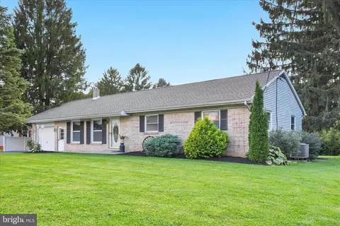 Exterior - 120 Hershey Rd, Lititz, PA 17543 photo 4 of 10