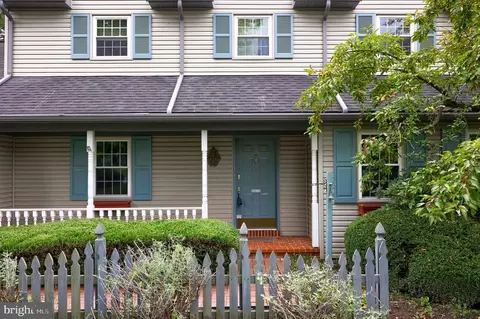 Exterior - 526 Ashton Pl, Lititz, PA 17543 photo 2 of 12