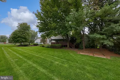 Exterior - 526 Ashton Pl, Lititz, PA 17543 photo 8 of 12