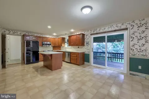 Kitchen - 526 Ashton Pl, Lititz, PA 17543 photo 5 of 5