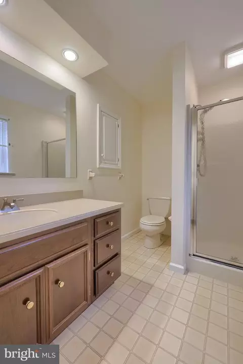 Bath - 526 Ashton Pl, Lititz, PA 17543 photo 4 of 4