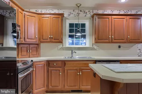 Kitchen - 526 Ashton Pl, Lititz, PA 17543 photo 1 of 5