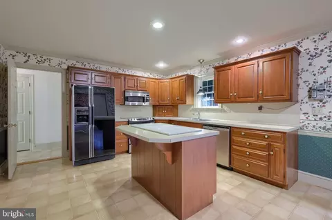Kitchen - 526 Ashton Pl, Lititz, PA 17543 photo 4 of 5