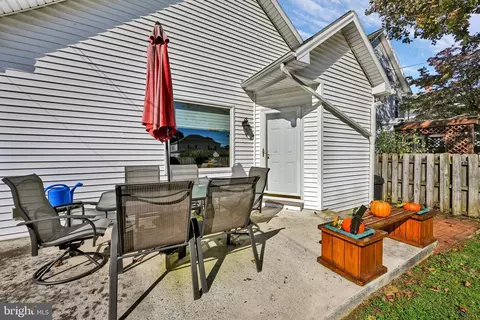 Exterior - 233 S Spruce St, Lititz, PA 17543 photo 7 of 11