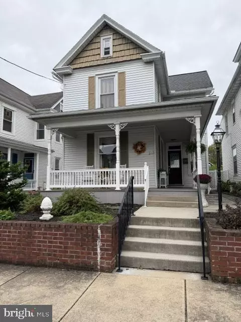 233 S Spruce St, Lititz, PA 17543