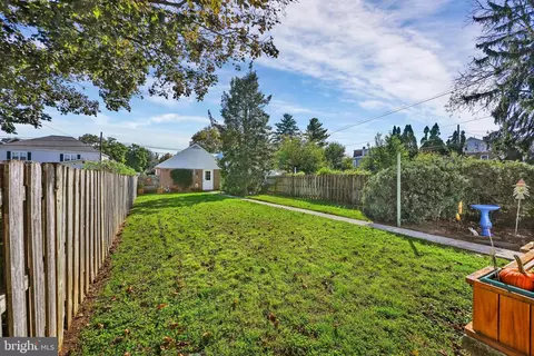Exterior - 233 S Spruce St, Lititz, PA 17543 photo 10 of 11