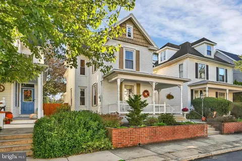 Exterior - 233 S Spruce St, Lititz, PA 17543 photo 3 of 11