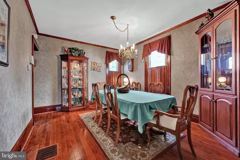 Dining - 233 S Spruce St, Lititz, PA 17543 photo 2 of 3