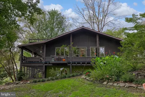 219 Slackwater Rd, Millersville, PA 17551