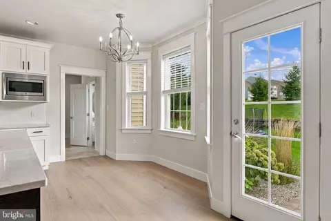 Entry Way - 354 Amber Dr, Lititz, PA 17543 photo 4 of 12