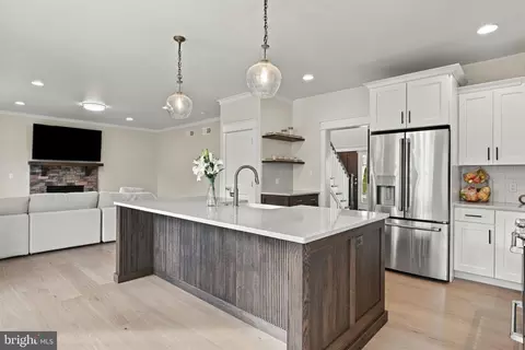 Kitchen - 354 Amber Dr, Lititz, PA 17543 photo 4 of 6