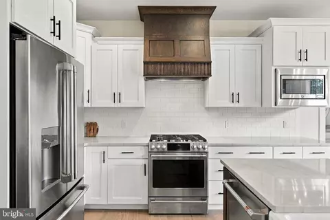 Kitchen - 354 Amber Dr, Lititz, PA 17543 photo 3 of 6