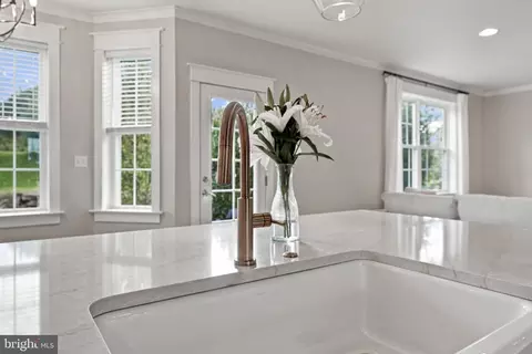 Kitchen - 354 Amber Dr, Lititz, PA 17543 photo 6 of 6