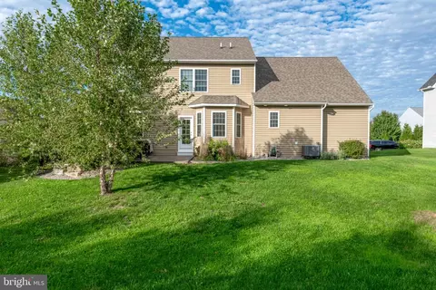 Exterior - 354 Amber Dr, Lititz, PA 17543 photo 2 of 2