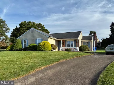 110 Lynette Cir, Willow Street, PA 17584