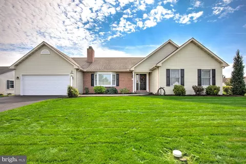234 Hawthorn St, New Holland, PA 17557