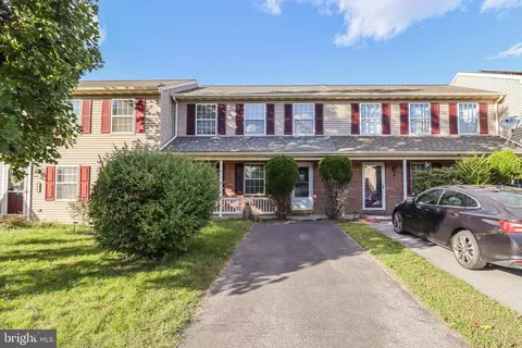 57 Chelmsford Dr, Marietta, PA 17547