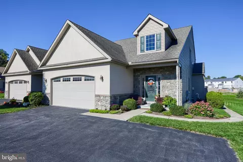 127 Anna Ln, Elizabethtown, PA 17022