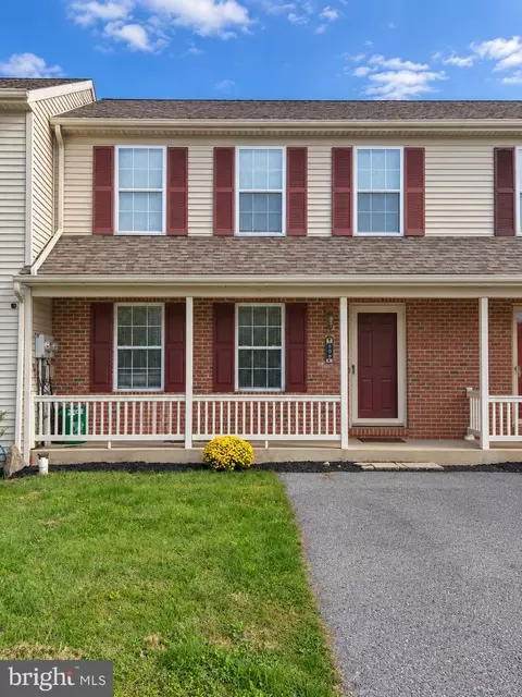 103 Chelmsford Dr, Marietta, PA 17547