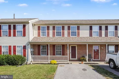 103 Chelmsford Dr, Marietta, PA 17547