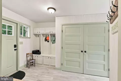 Entry Way - 80 Dead End Rd, Lititz, PA 17543 photo 11 of 14