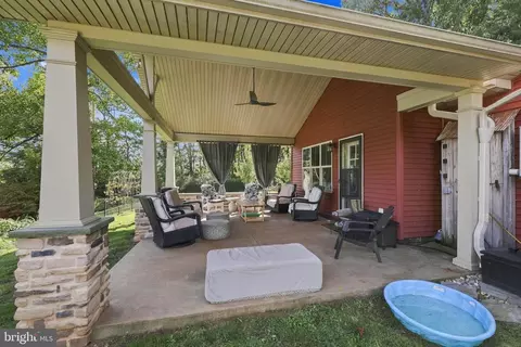Exterior - 80 Dead End Rd, Lititz, PA 17543 photo 12 of 33