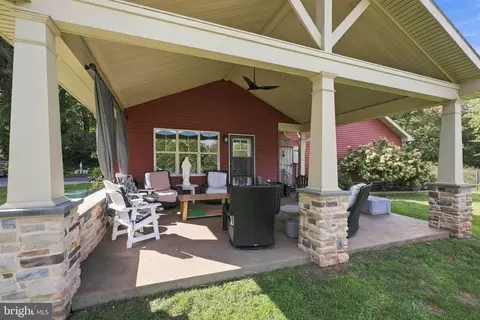 Exterior - 80 Dead End Rd, Lititz, PA 17543 photo 11 of 33
