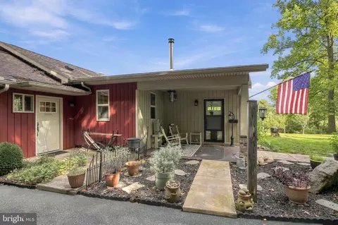 Exterior - 80 Dead End Rd, Lititz, PA 17543 photo 8 of 33