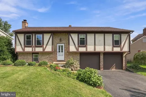 6055 Geneva Dr, East Petersburg, PA 17520