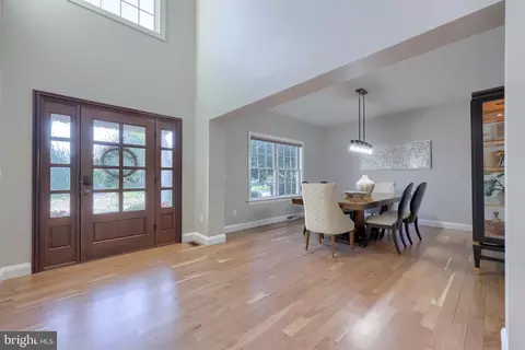 Entry Way - 1146 S Bristol Dr, Lititz, PA 17543 photo 4 of 7